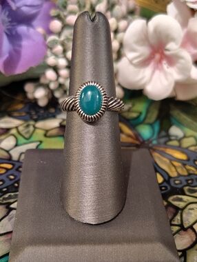 Green Chalcedony Gemstone Ring - Size 6 3/4